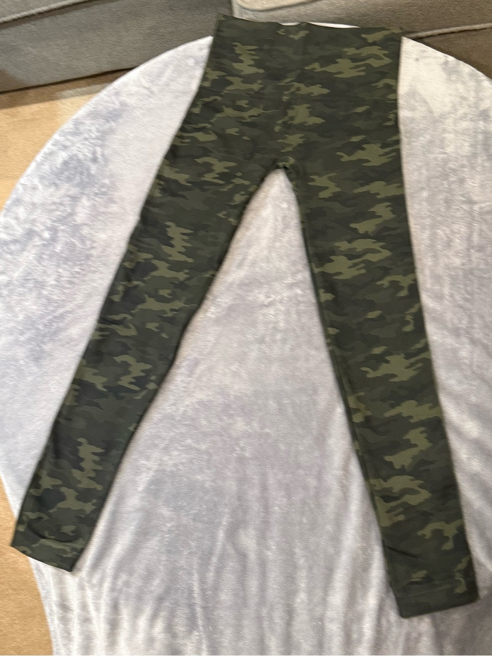 SPANX Olive Camo High-Waist Leggings - Never Worn! - Picture 2 of 4